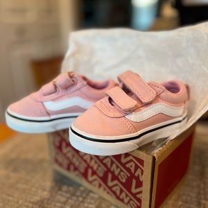 *Sold* Vans Old Skool Velcro Toddler Size 4 Shoe